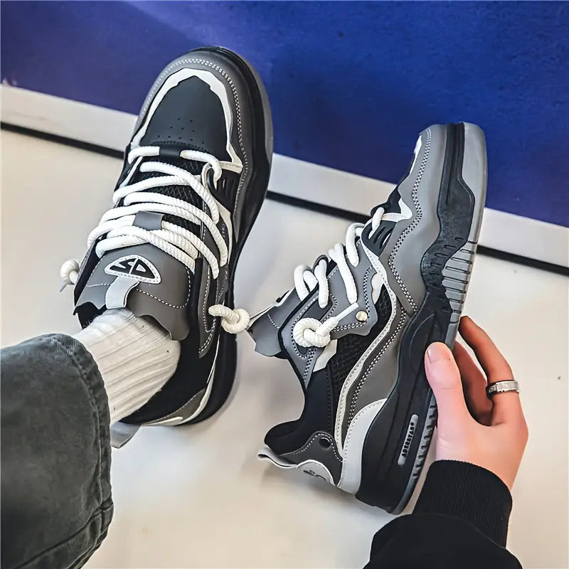 Low Top Street Style Shoes